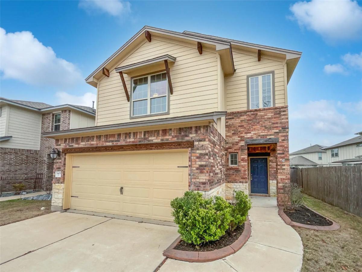 Craftsman-Style 3-Bedroom Home with Open Floor Plan and Double Garage (1,795 Sq. Ft. Floor Plan)