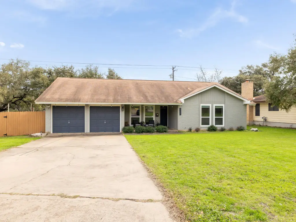 Mid-Century Ranch-Style 3-Bedroom Home for a Corner Lot with Front Porch and Covered Back Patio (1,666 Sq. Ft. Floor Plan)