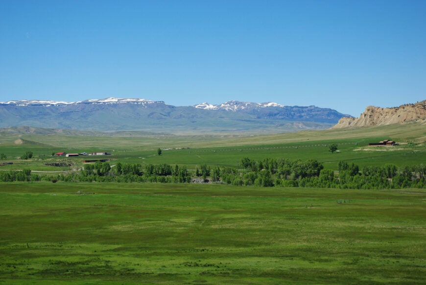 10 Secluded Towns in Wyomingโs Absaroka Mountains