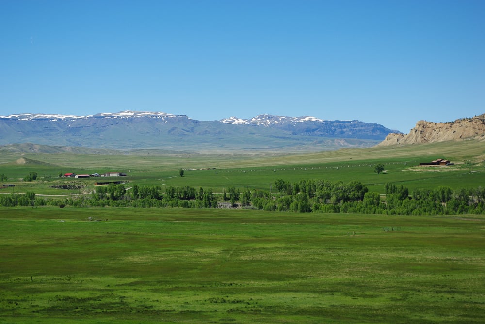 10 Secluded Towns Rooted in the Natural Surroundings of Wyoming's Absaroka Mountains