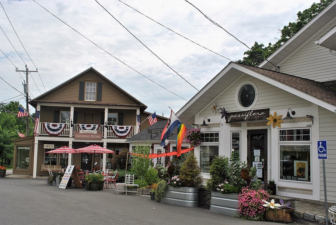 Hillsdale Town Image