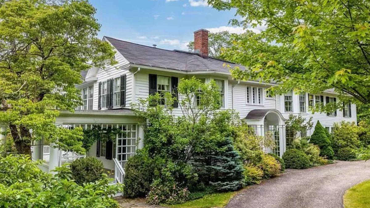 Graceful Colonial Design with Greenery Galore