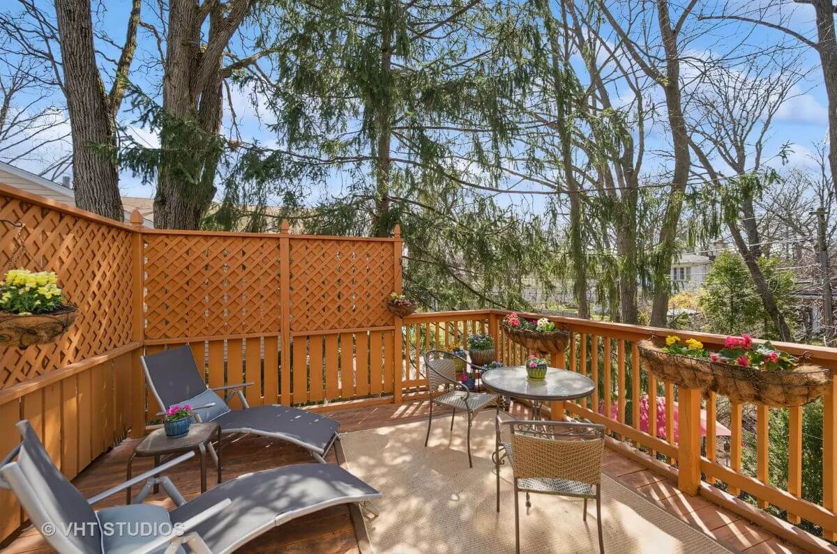 Private Deck