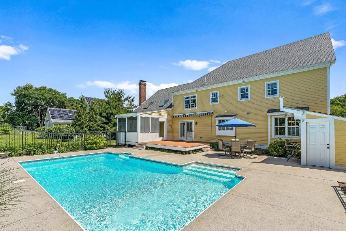 Enjoy the Sun by the Pool in This Craftsman Backyard Retreat