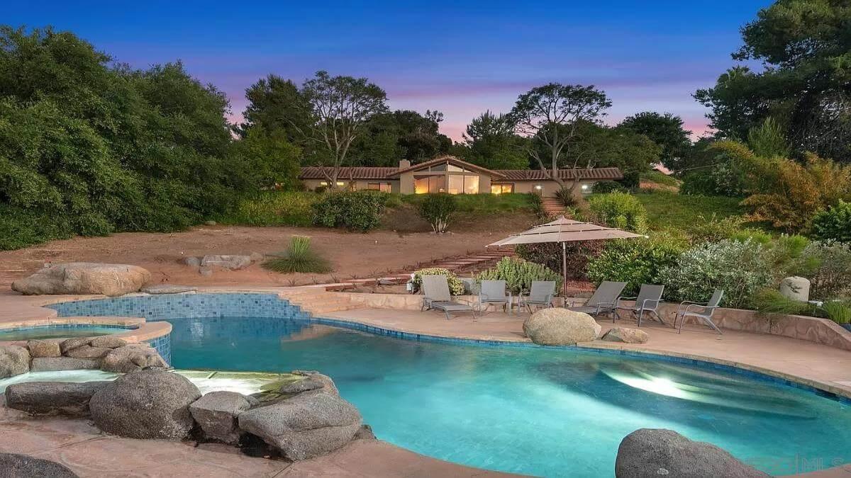 Wow, Notice the Natural Stone Around This Dreamy Poolside
