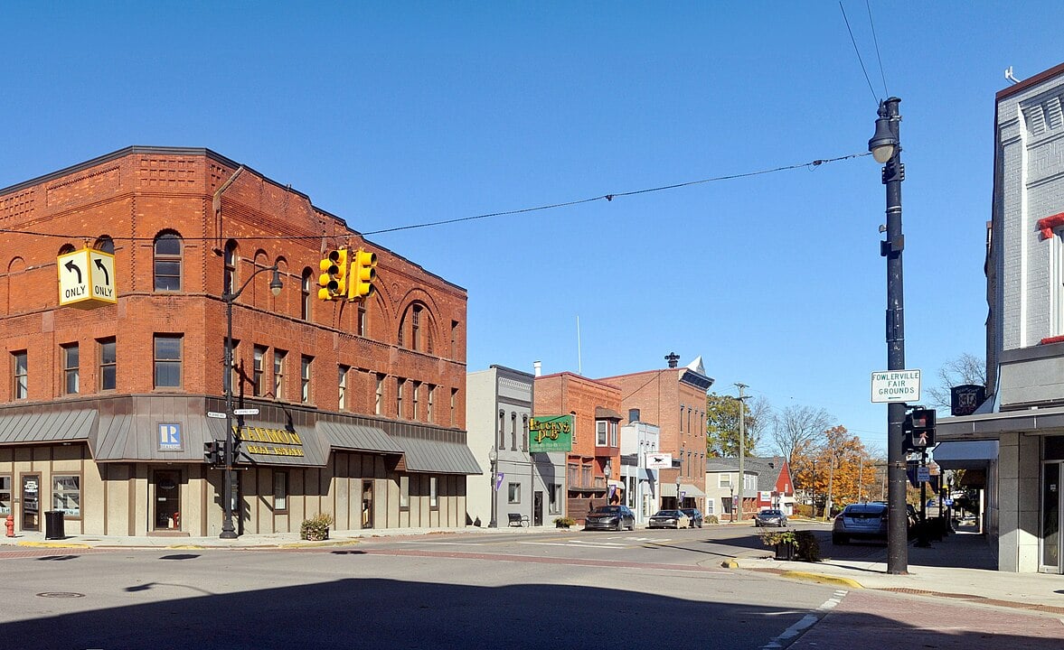 10 Secluded Southern Michigan Neighborhoods Shaped By Land and Light