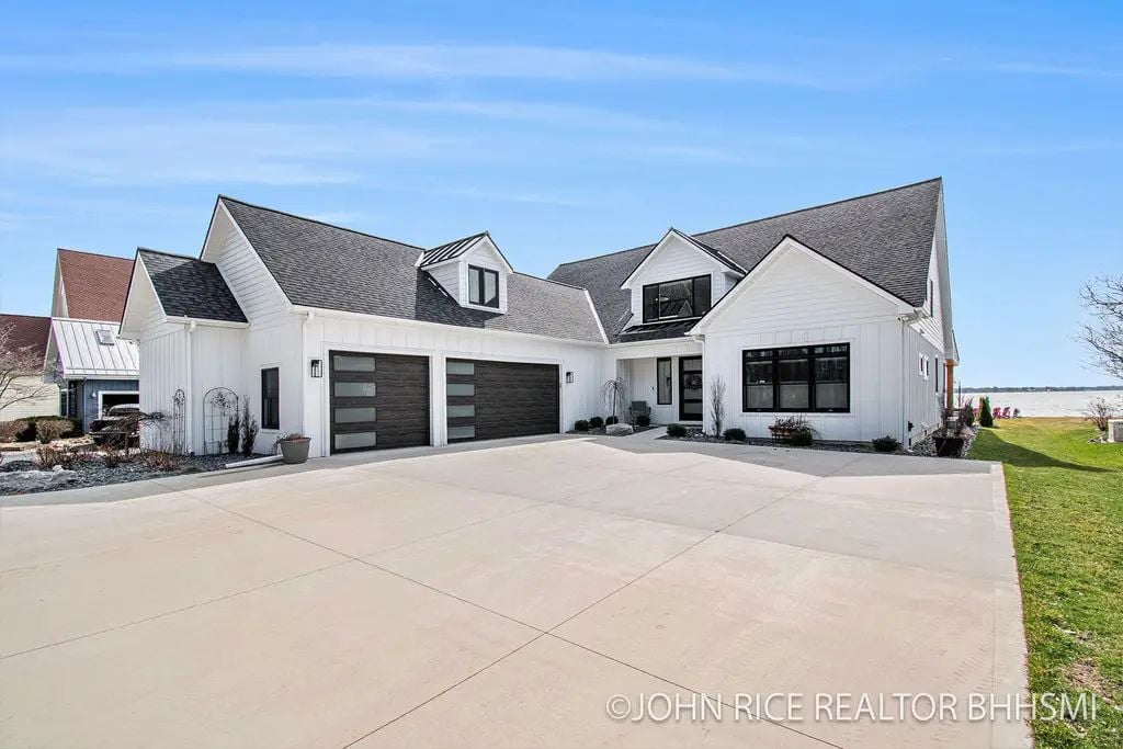 5-Bedroom Modern Farmhouse with Balcony and Bonus Room (4,235 Sq. Ft. Floor Plan)