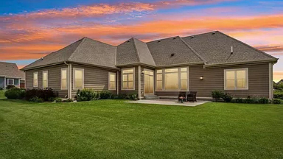 Check Out This Craftsman Home’s Backyard at Sunset