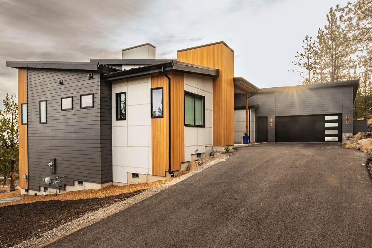 Modern-Style 3-Bedroom Home with Courtyard and Covered Patio (Floor Plan)