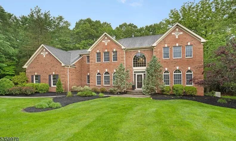 4-Bedroom Colonial-Style Home with Bonus Room and Balcony (Floor Plan)