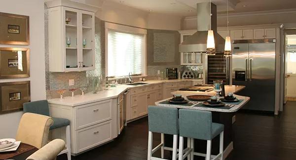Wow, Check Out the Chic Island in This Stylish Kitchen