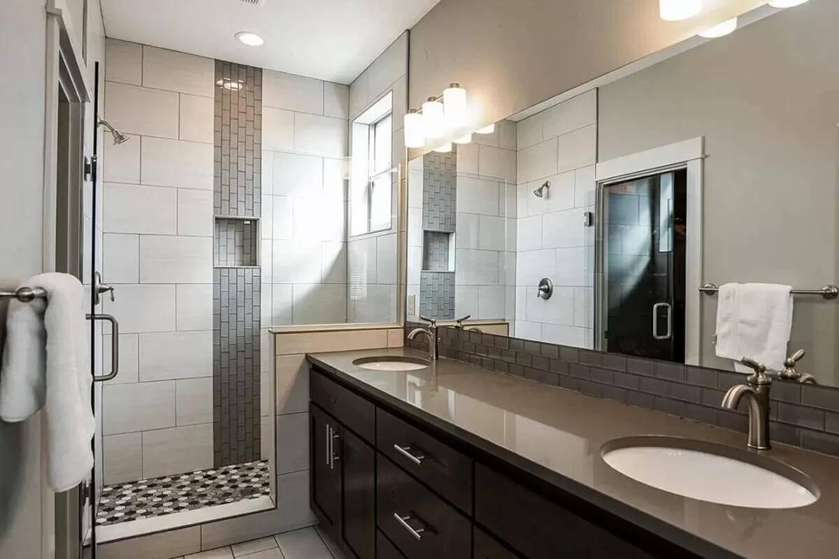 Sleek Craftsman Bathroom with a Touch of Modern Elegance