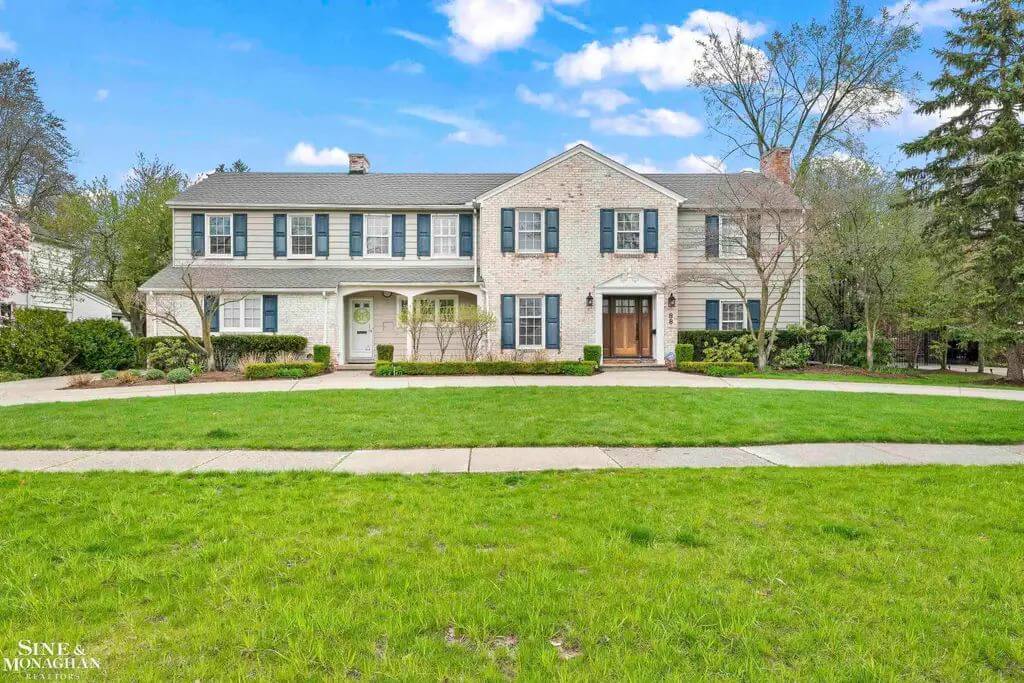 Colonial-Style Home with 5 Bedrooms and Basement Expansion (3,551 Sq. Ft. Floor Plan)