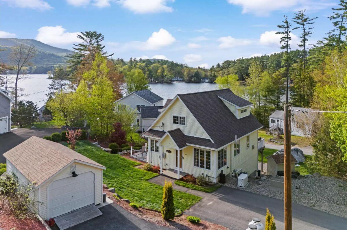 2-Bedroom Cottage-Style Lakehouse with Walkout Basement and Bonus Rooms (2,896 Sq. Ft. Floor Plan)