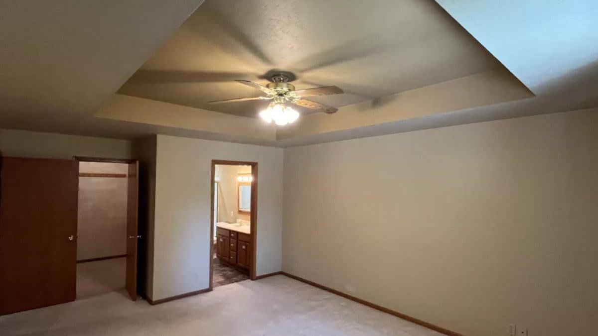 Take a Look at the Dramatic Tray Ceiling in This Bedroom