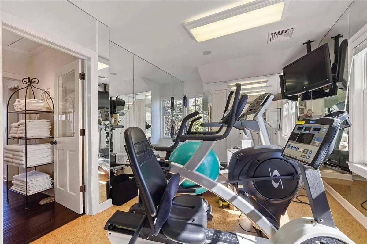 Transform Your Workout in This Well-Equipped Home Gym