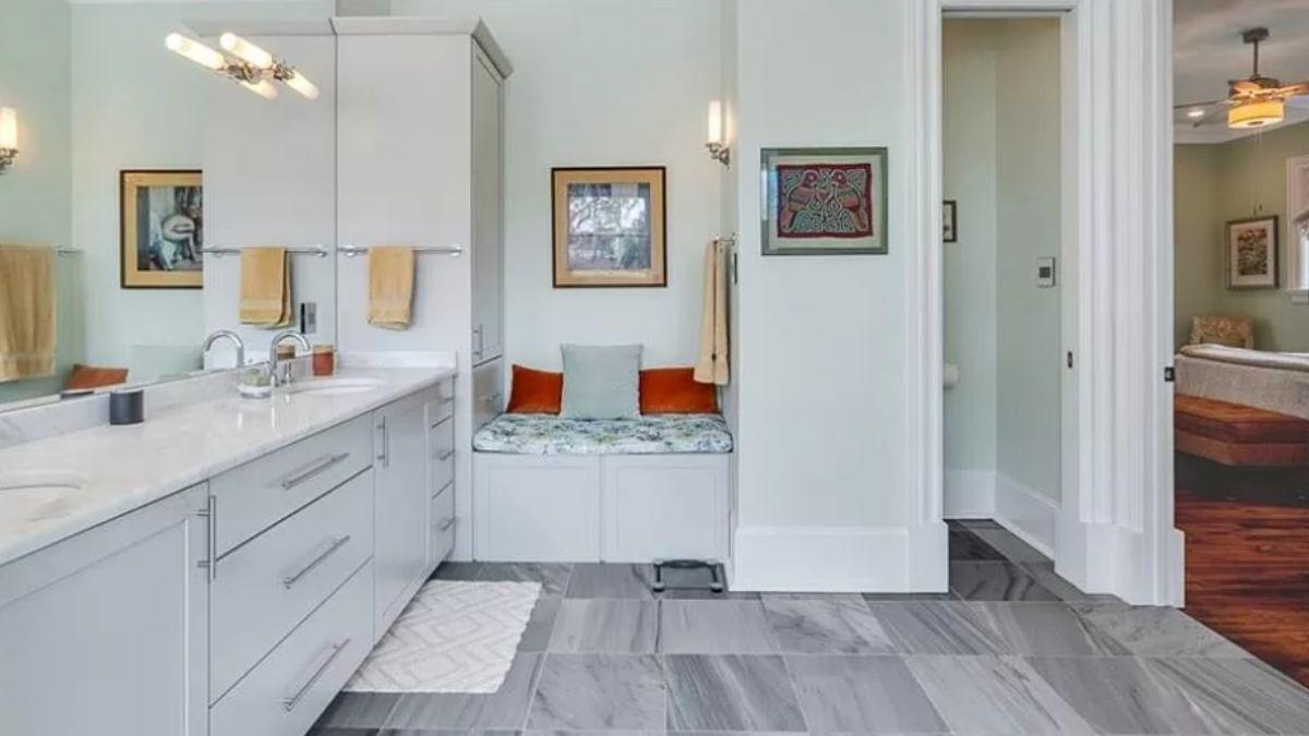 Enjoy the Clever Built-In Bench in This Modern Bathroom