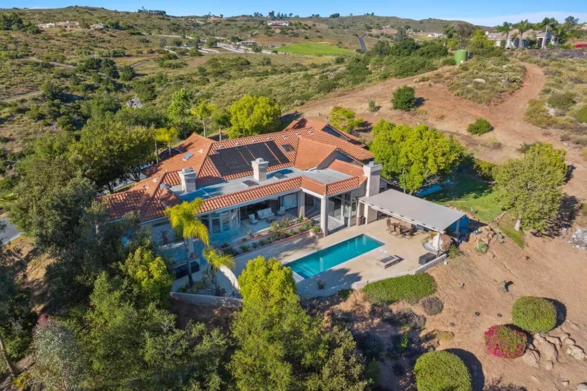 Stunning Villa with Terracotta Roof Nestled in Natural Beauty
