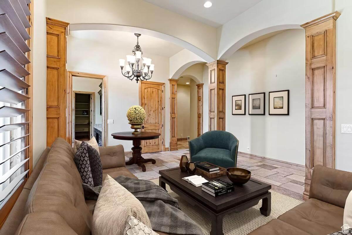 Explore the Craftsman Foyer