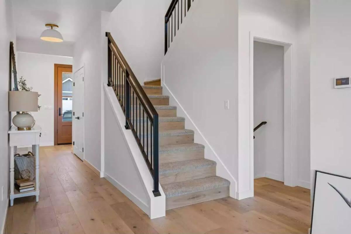Step Into This Light-Filled Entryway with Modern Touches