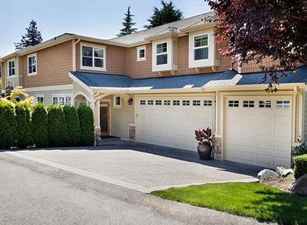 Craftsman Style with a Three-Car Garage That Blends Effortlessly