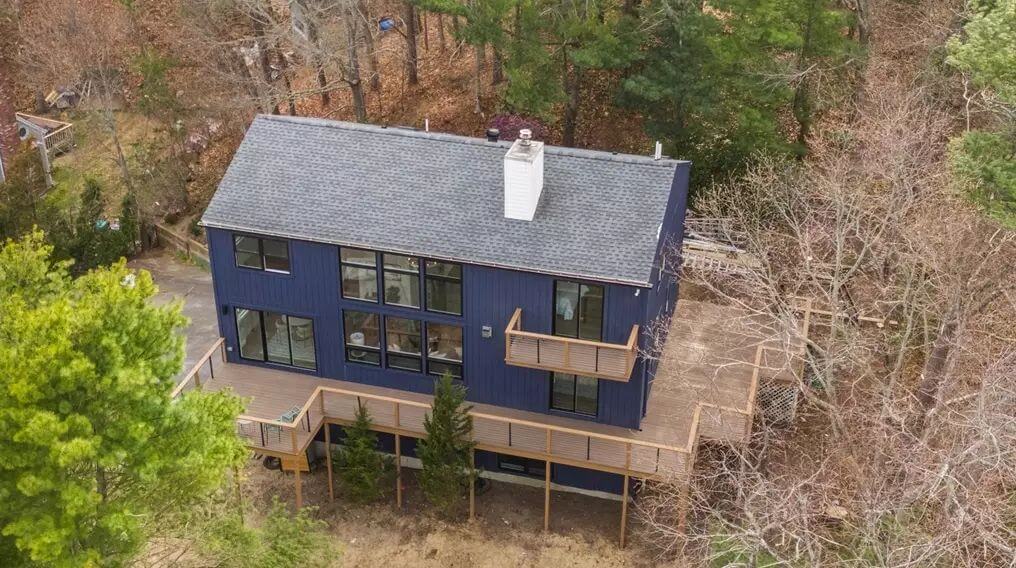 Contemporary-Style 4-Bedroom Home with Balcony Loft and Wet Bar (2,726 Sq. Ft. Floor Plan)