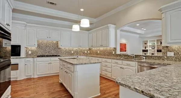 Granite and Wood Harmony in This Classic Craftsman Kitchen