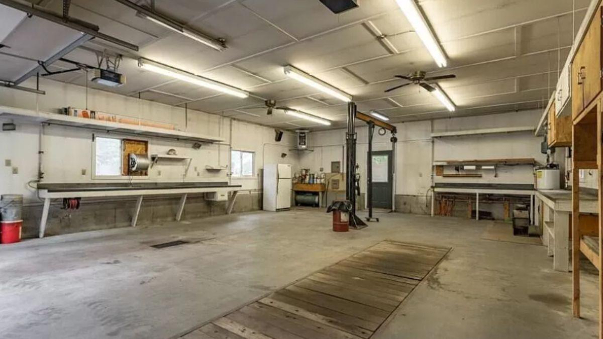 Explore This Workshop with Built-In Lift and Endless Potential