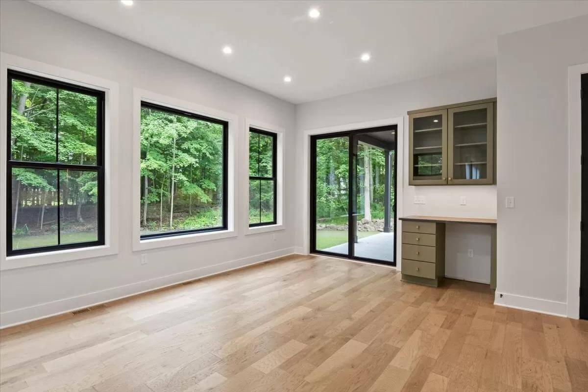 Peaceful Retreat with Built-In Desk Overlooking Verdant Views