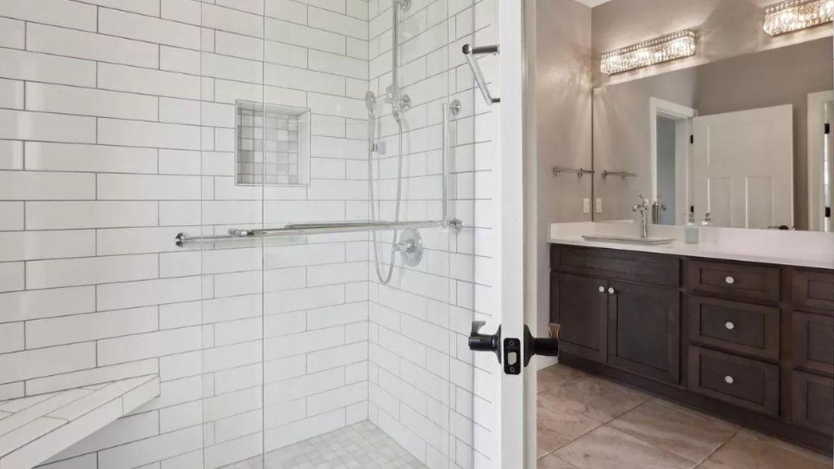 Explore the Sleek and Functional Craftsmanship of This Bathroom