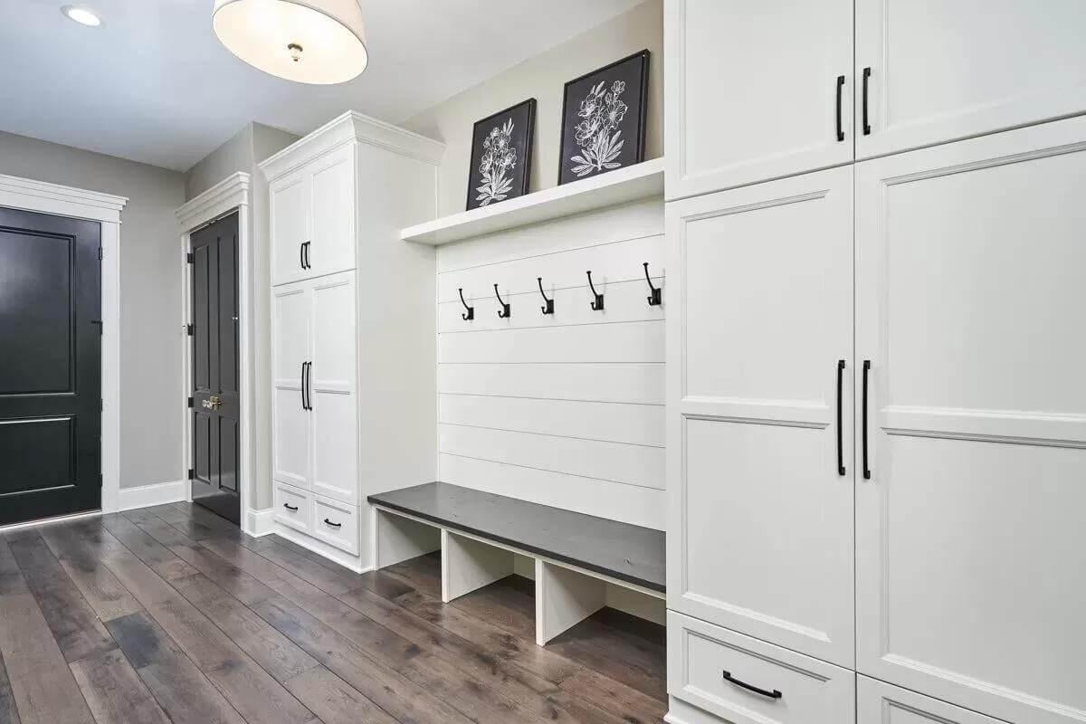 Practical and Stylish Mudroom with Built-In Storage