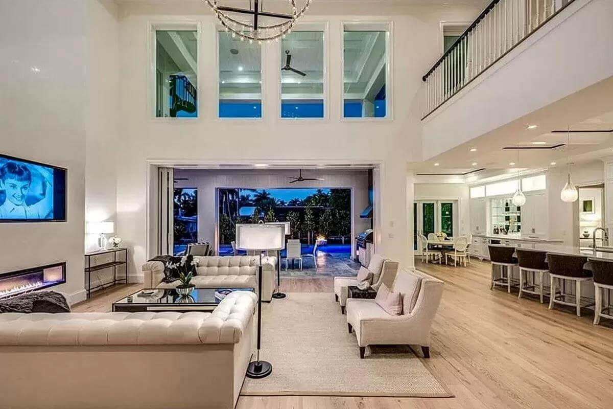 Check Out the Seamless Indoor-Outdoor Transition in This Living Space