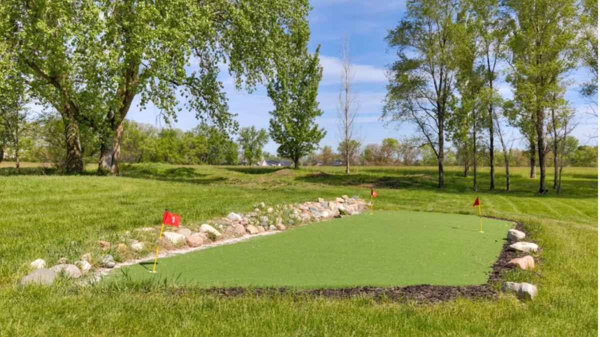 Backyard Putting Green Perfect for Golf Enthusiasts