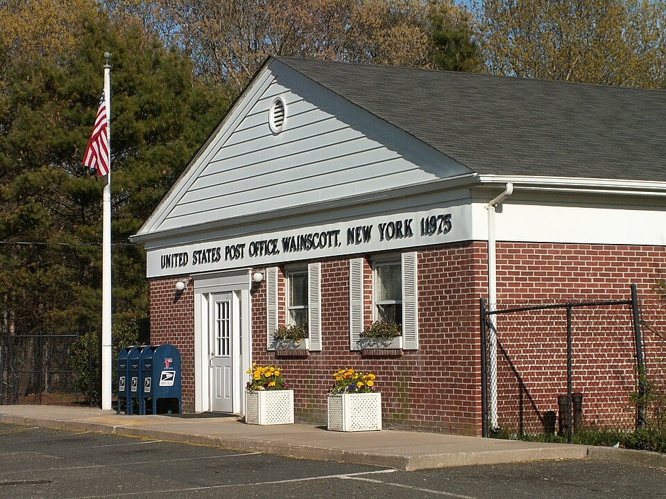 Wainscott Town Image