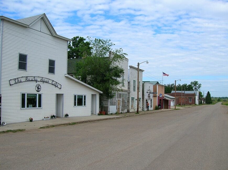 10 Secluded Towns in Southeast North Dakota