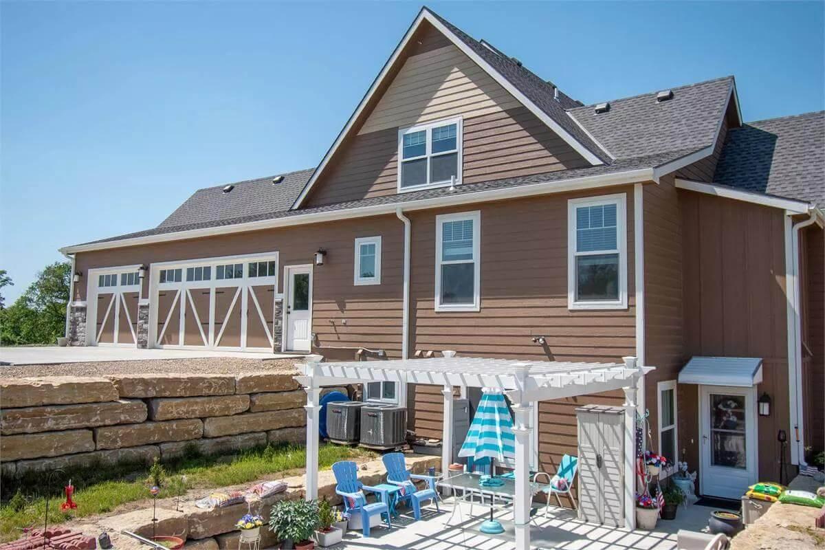 Look at the Pergola Highlighting This Backyard Getaway