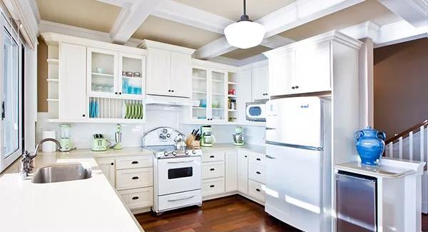 Step Into This Craftsman Kitchen with Classic Cabinetry and Vintage Flair