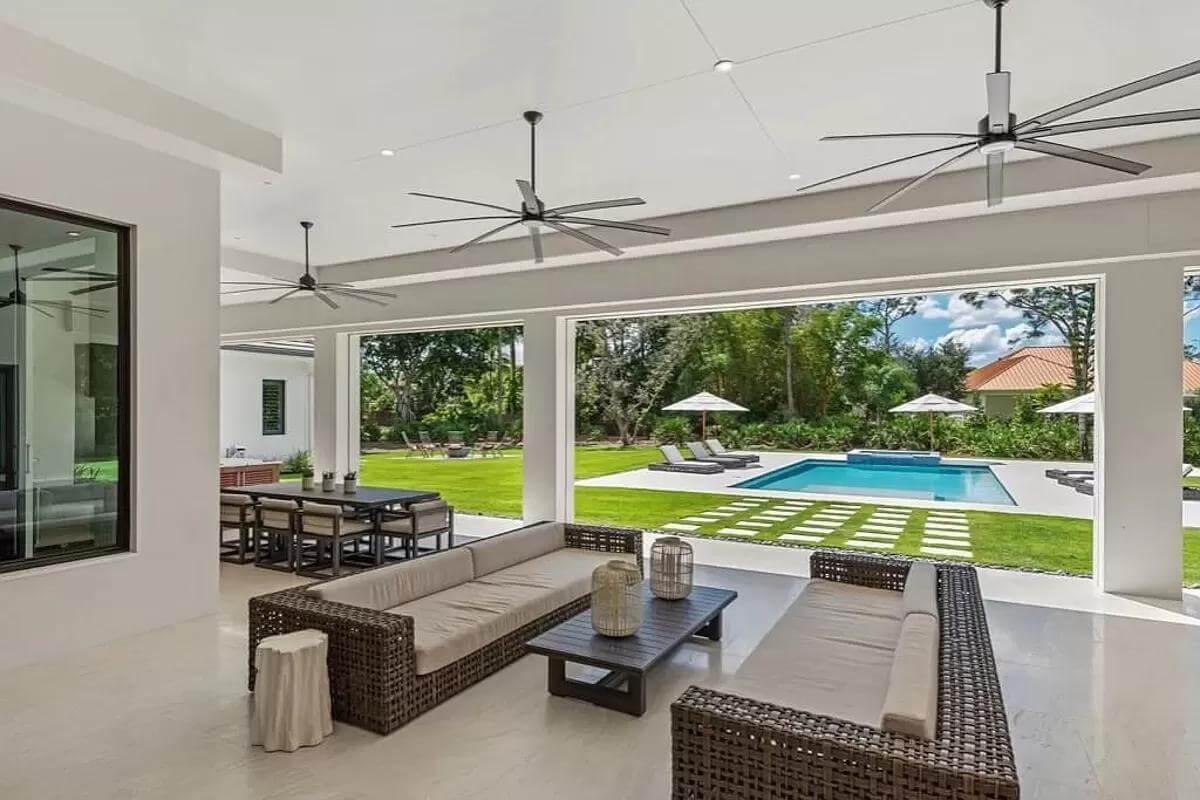 Check Out the Seamless Transition to This Outdoor Oasis