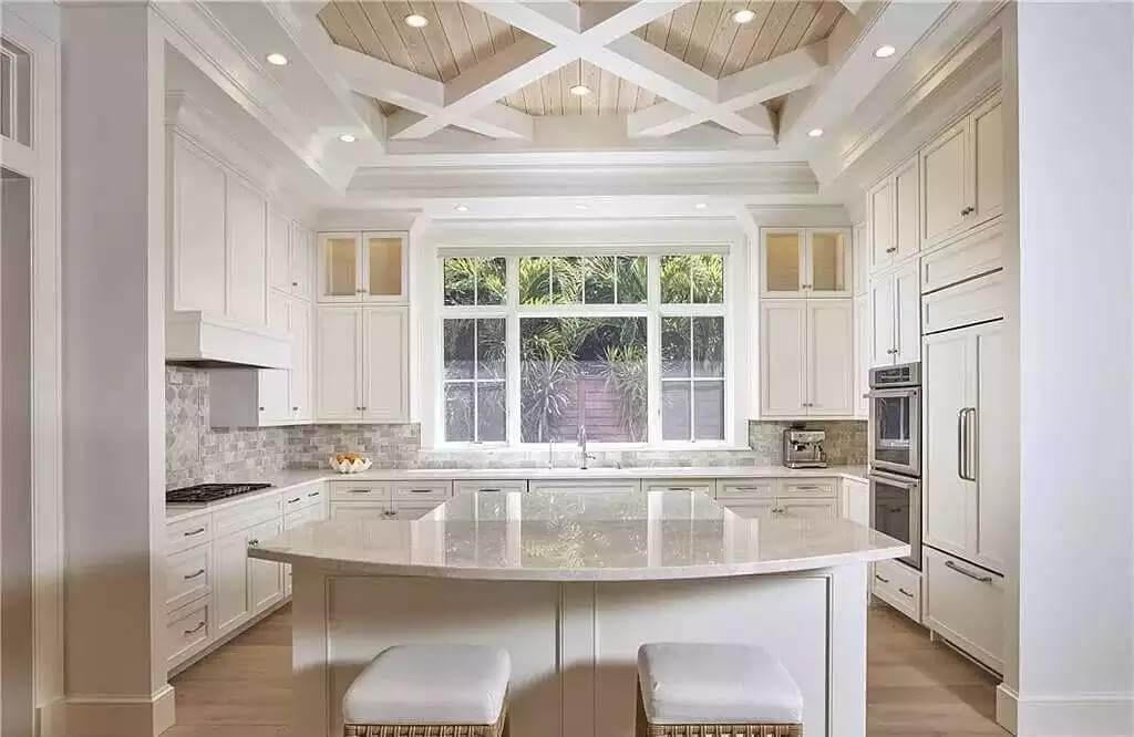 Check Out the Coffered Ceiling in This Bright Kitchen