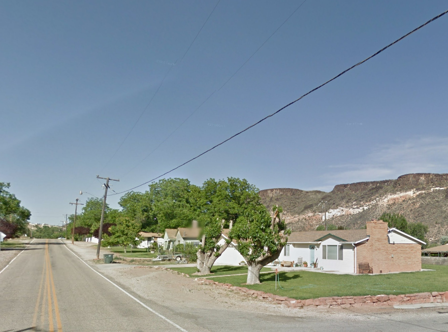 10 Secluded Towns Surrounded by Rugged Desert and Alpine Terrain in ...