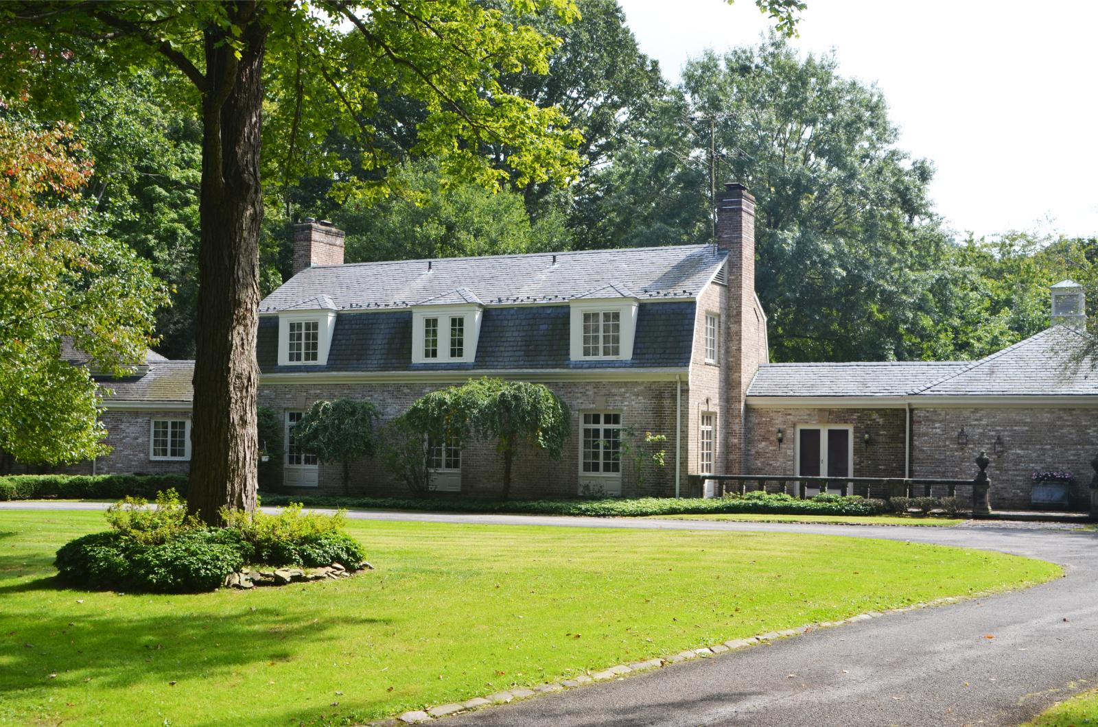 Gates Mills Town Image