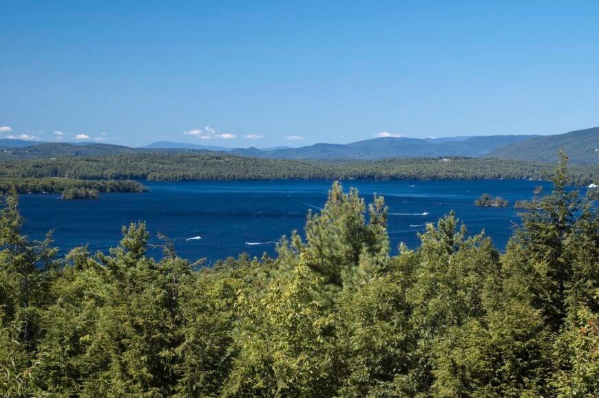 The current image has no alternative text. The file name is: Lake_Winnipesaukee_and_the_Ossipee_Mountains.jpg
