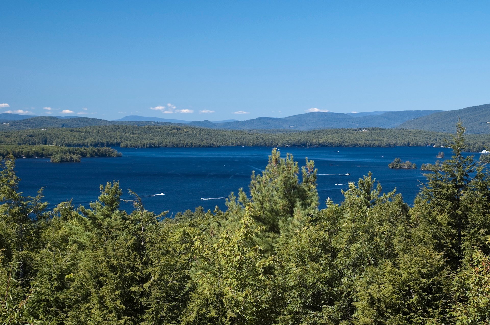 15 Scenic Small Towns in Southern New Hampshire that Provide Perfect Gateways for Outdoor Adventures