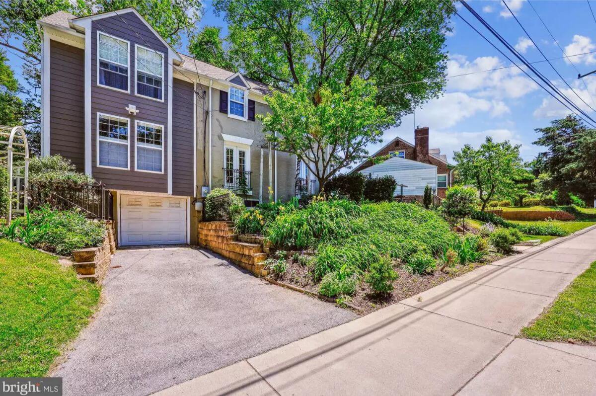 5-Bedroom Colonial Home with Wet Bar and Bonus Room (2,991 Sq. Ft. Floor Plan)