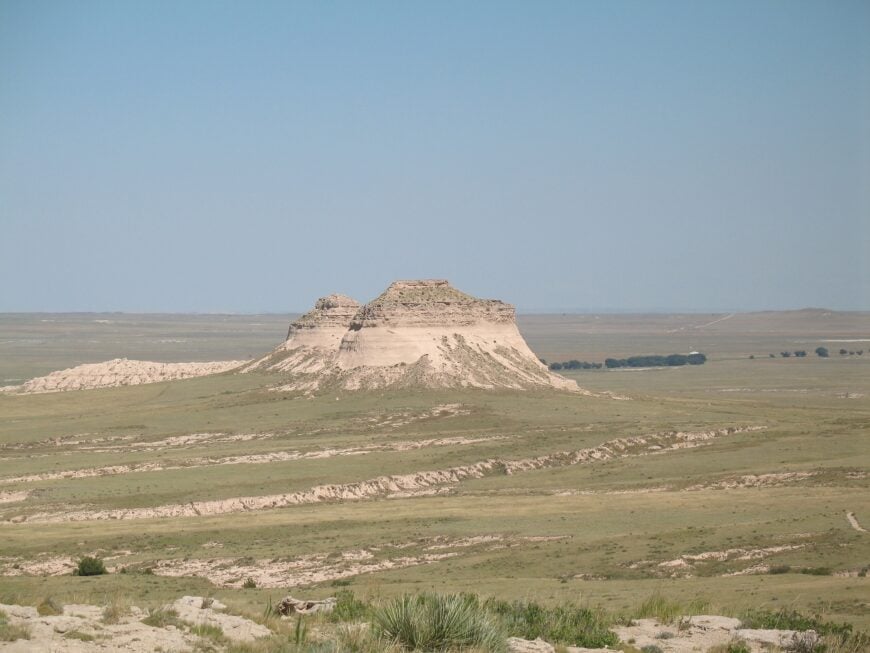 The current image has no alternative text. The file name is: Pawnee_Buttes.jpg