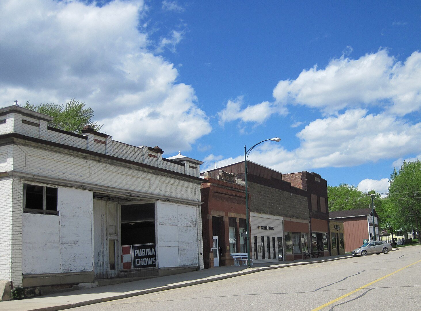 25 Secluded Towns Framed by Bluffs and Farmland in Northwest Iowa