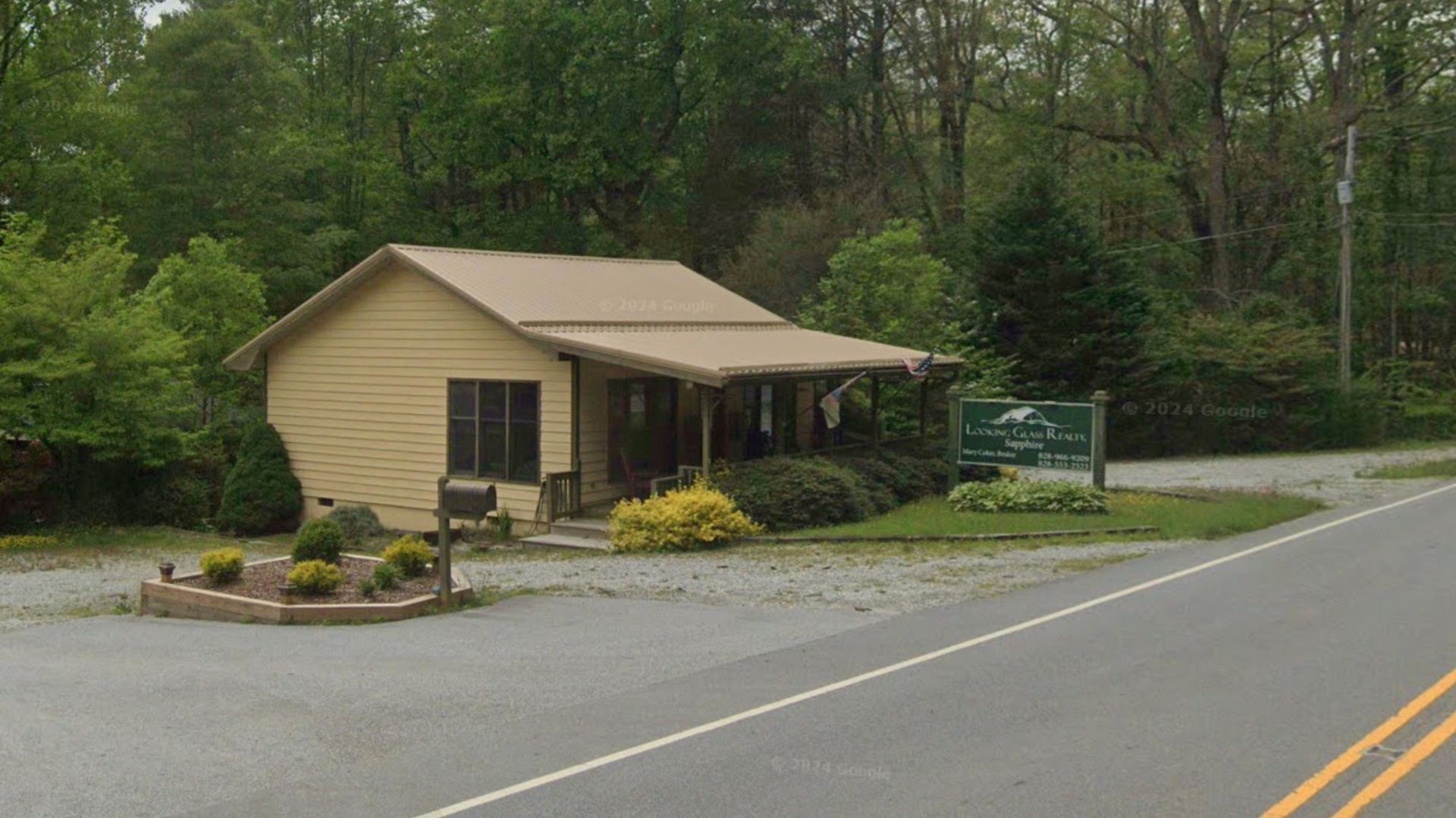 Sapphire Town Image