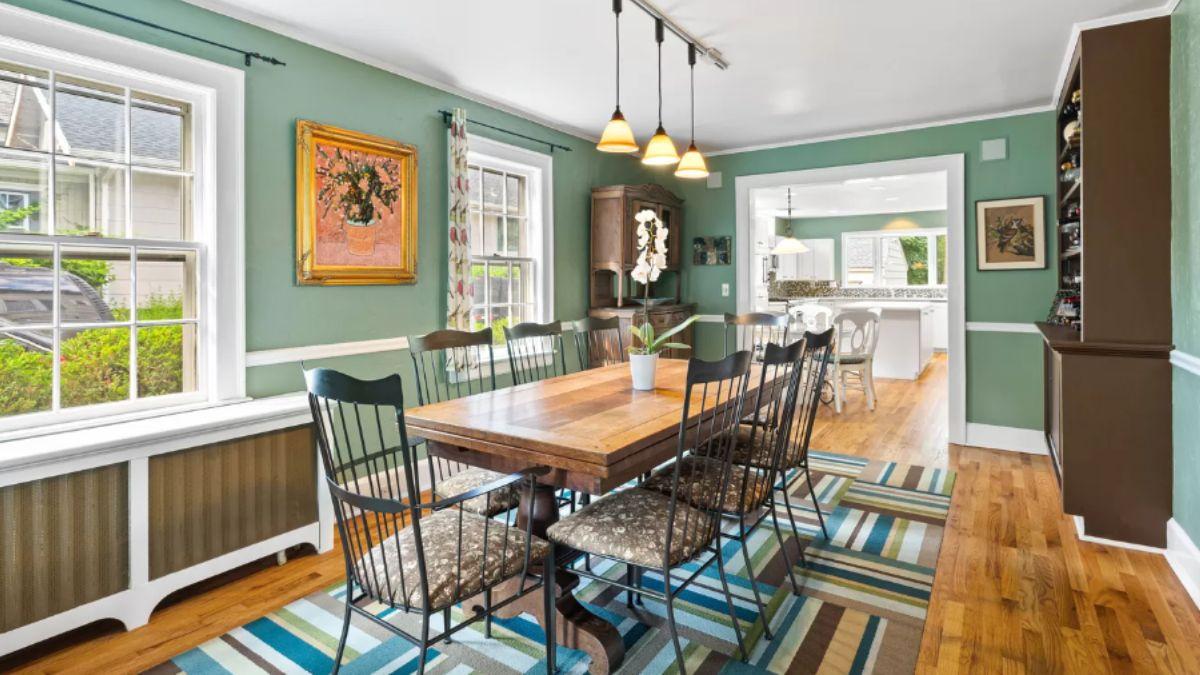 Discover the Vibrant Artwork in This Charming Dining Room