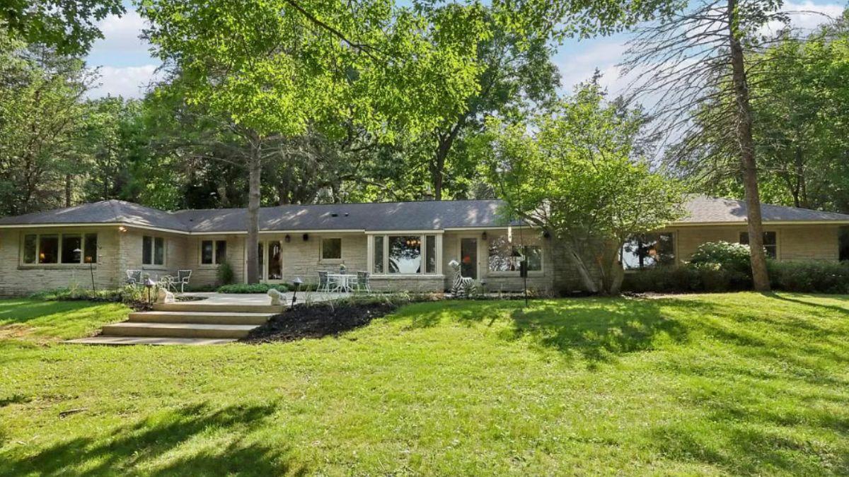 Take a Look at the Light-Filled Windows in This Secluded Ranch Home
