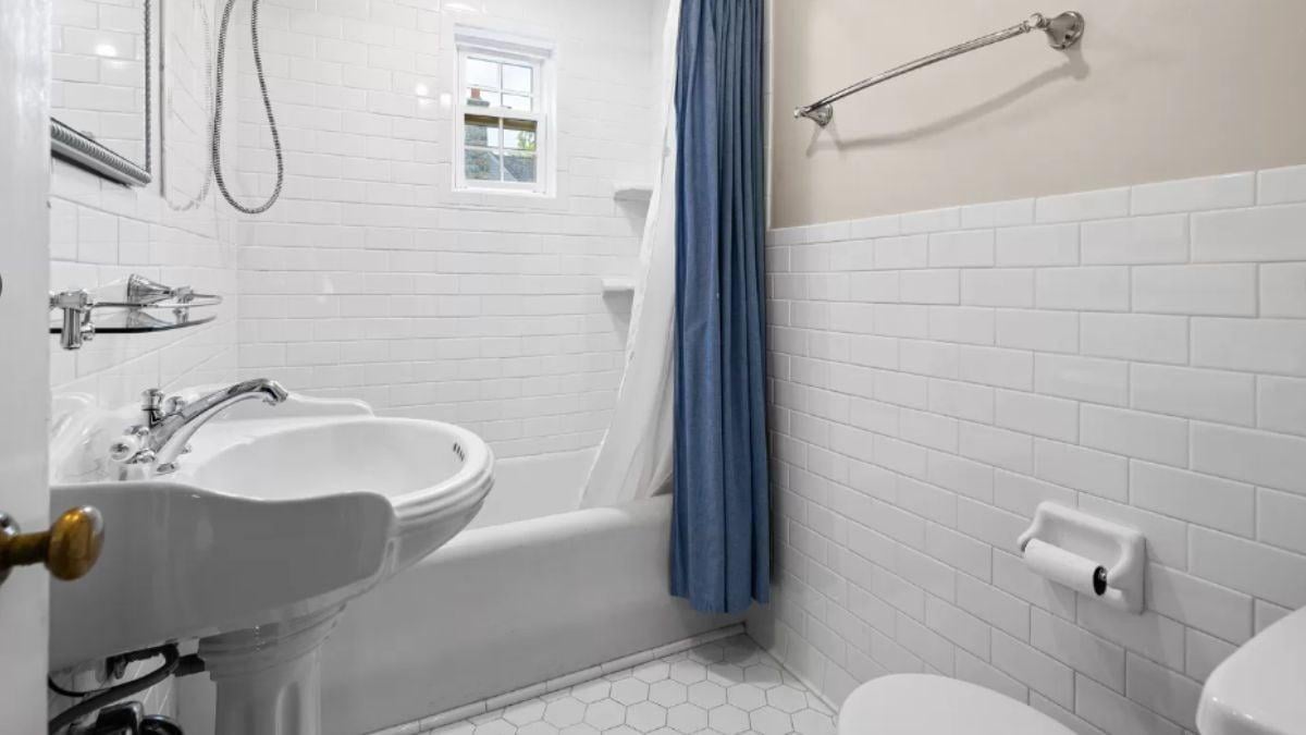 Check Out the Classic Hexagon Tiles in This Chic Bathroom